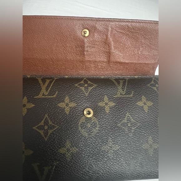 Authentic LV wallet - Picture 3 of 16